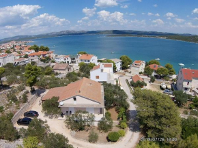 Отель Apartmani Sladić  Бетина
